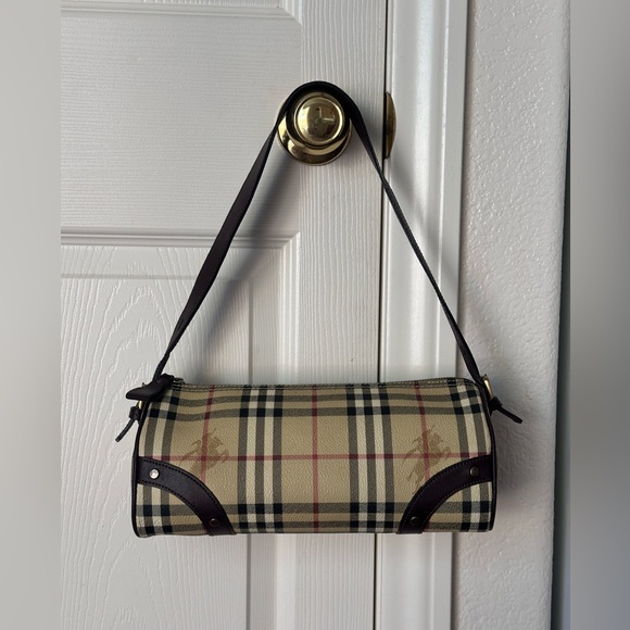 Burberry papillon shoulder bag with dustbag - Picture 1 of 15